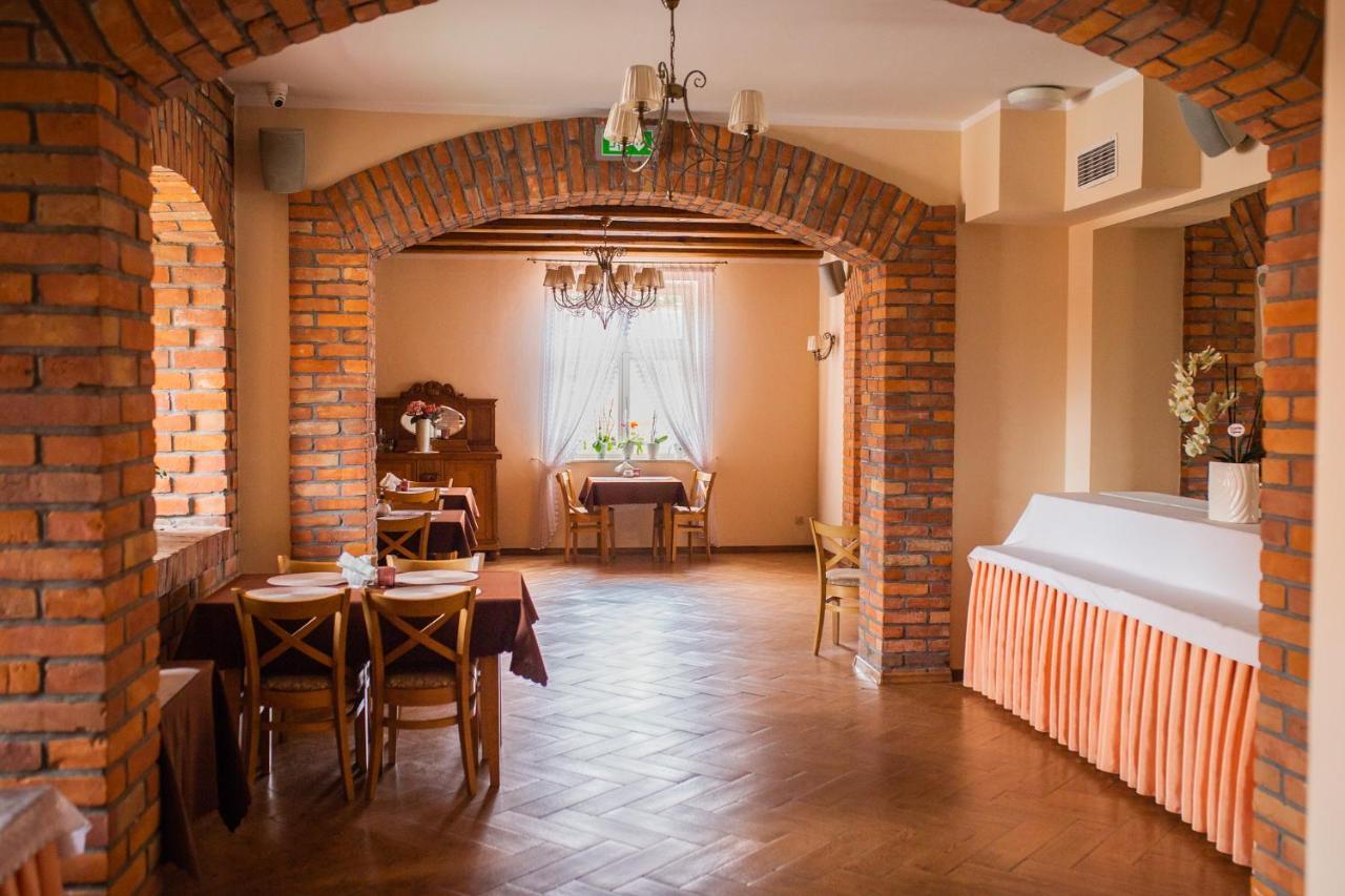 Hotel Przedzamcze Dzialdowo Extérieur photo