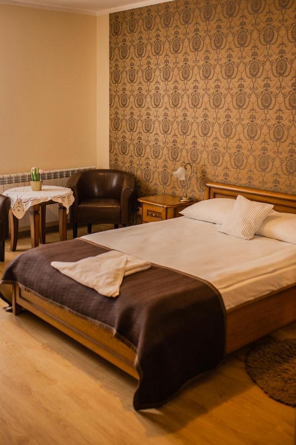 Hotel Przedzamcze Dzialdowo Extérieur photo